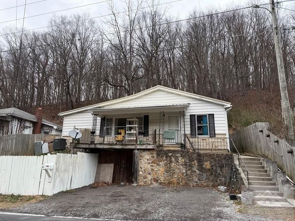 1134 Old Bramwell Road, Bluefield, WV