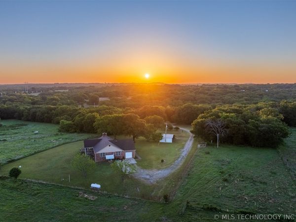 24751 S 200 Road , Henryetta, OK 74437