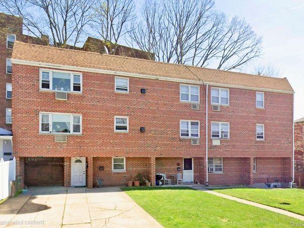 36-11 Utopia Parkway, Flushing, NY 11358