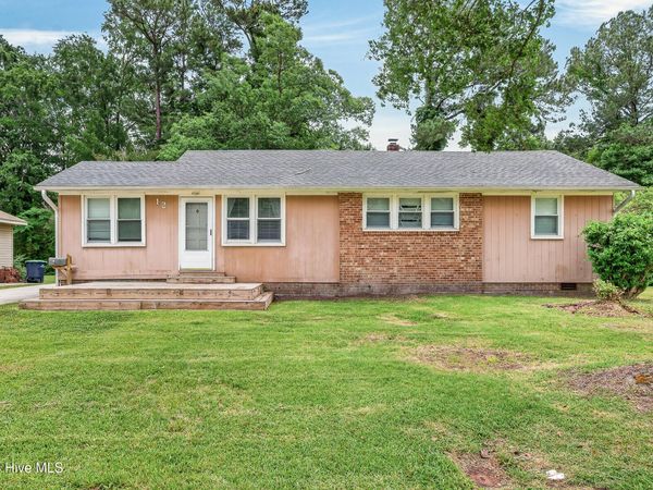 12 Barksdale Drive, Jacksonville, NC 28540