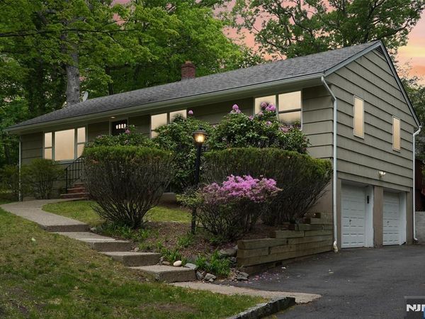900 Hillsdale Avenue, HILLSDALE, NJ 07642