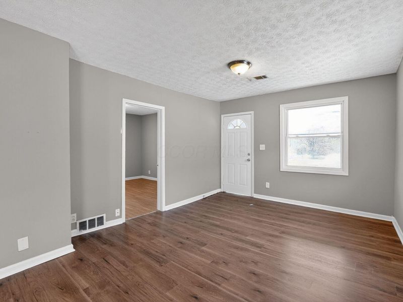 679 Dexter Avenue , Columbus, OH 43204 Photo 8