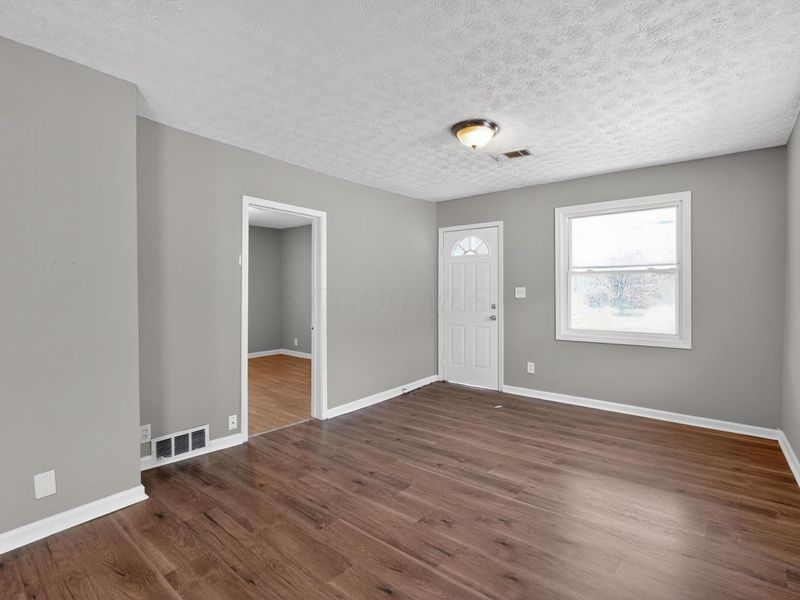 679 Dexter Avenue, Columbus, OH 43204 Photo 8