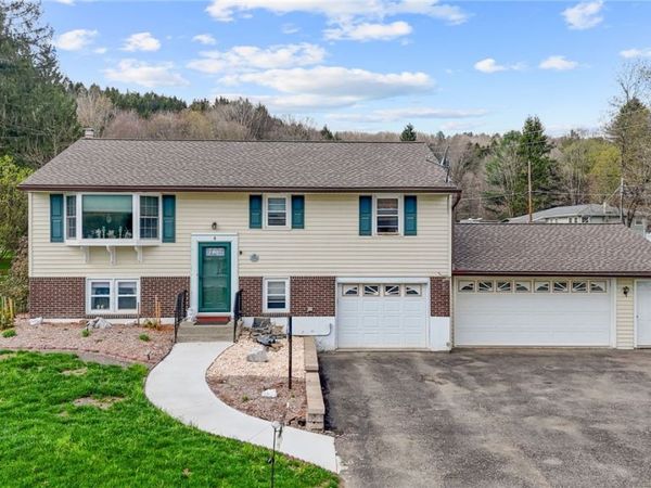 4 Preston Drive, Glen Aubrey, NY 13777