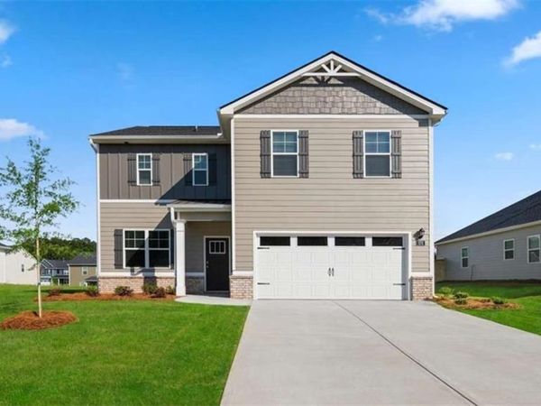 101 White Spruce Way , Newnan, GA 30265