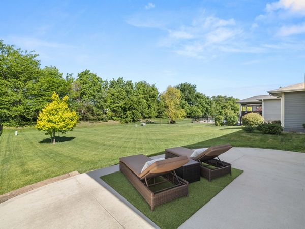 7906 NW 104th Court, Johnston, IA 50131