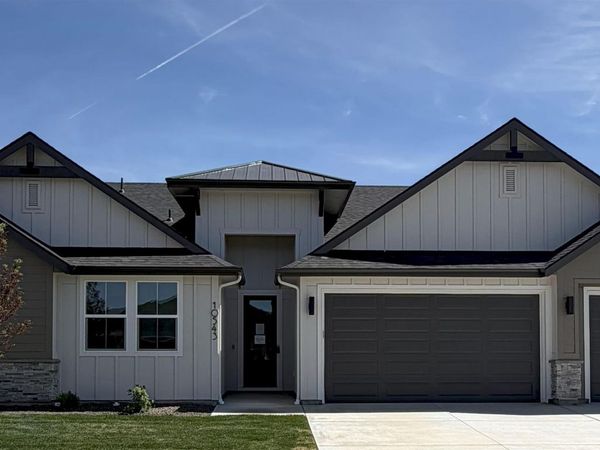 10543 W Mizzle Drive, Star, ID 83669