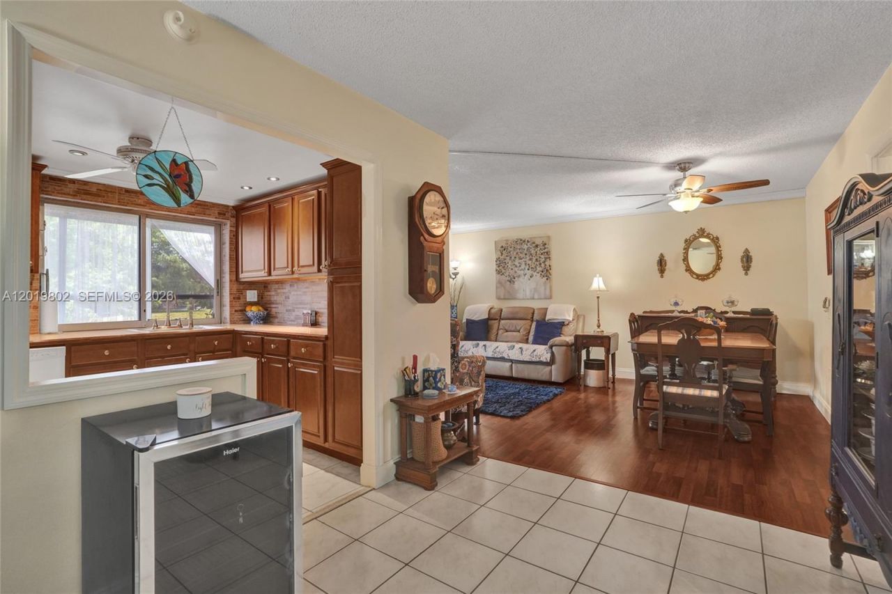 9070 Lime Bay Blvd , Unit 110, Tamarac, FL 33321 Photo
