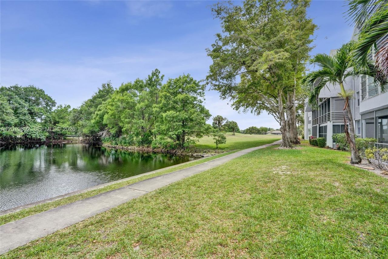 9070 Lime Bay Blvd , Unit 110, Tamarac, FL 33321 Photo