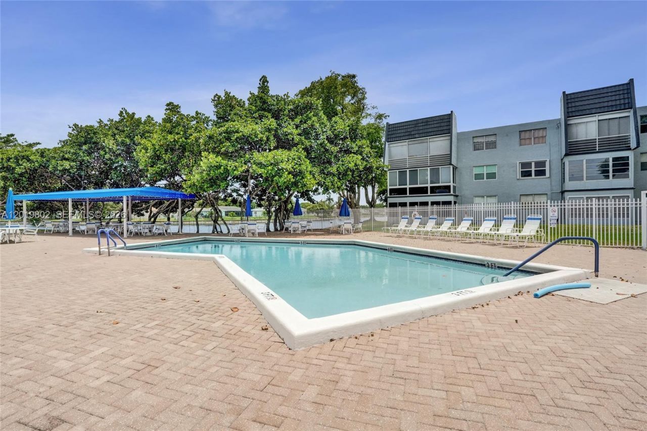 9070 Lime Bay Blvd , Unit 110, Tamarac, FL 33321 Photo
