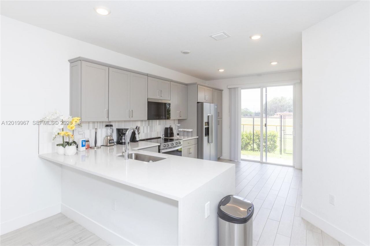 16966 SW 2nd Ct , Unit 16966, Pembroke Pines, FL 33027 Photo