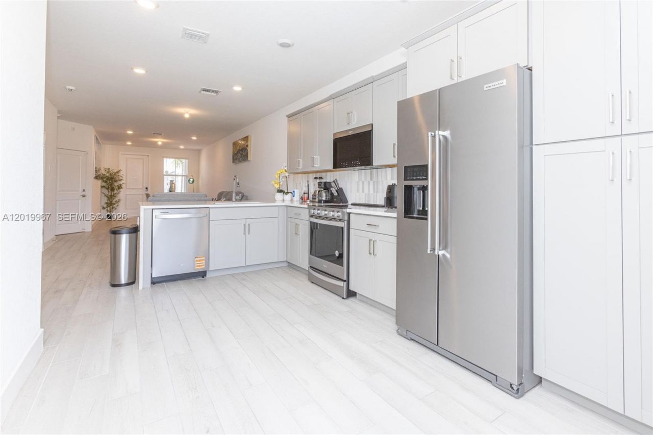 16966 SW 2nd Ct , Unit 16966, Pembroke Pines, FL 33027 Photo