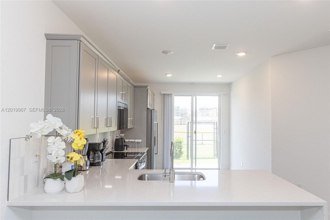 16966 SW 2nd Ct , Unit 16966, Pembroke Pines, FL 33027 Photo