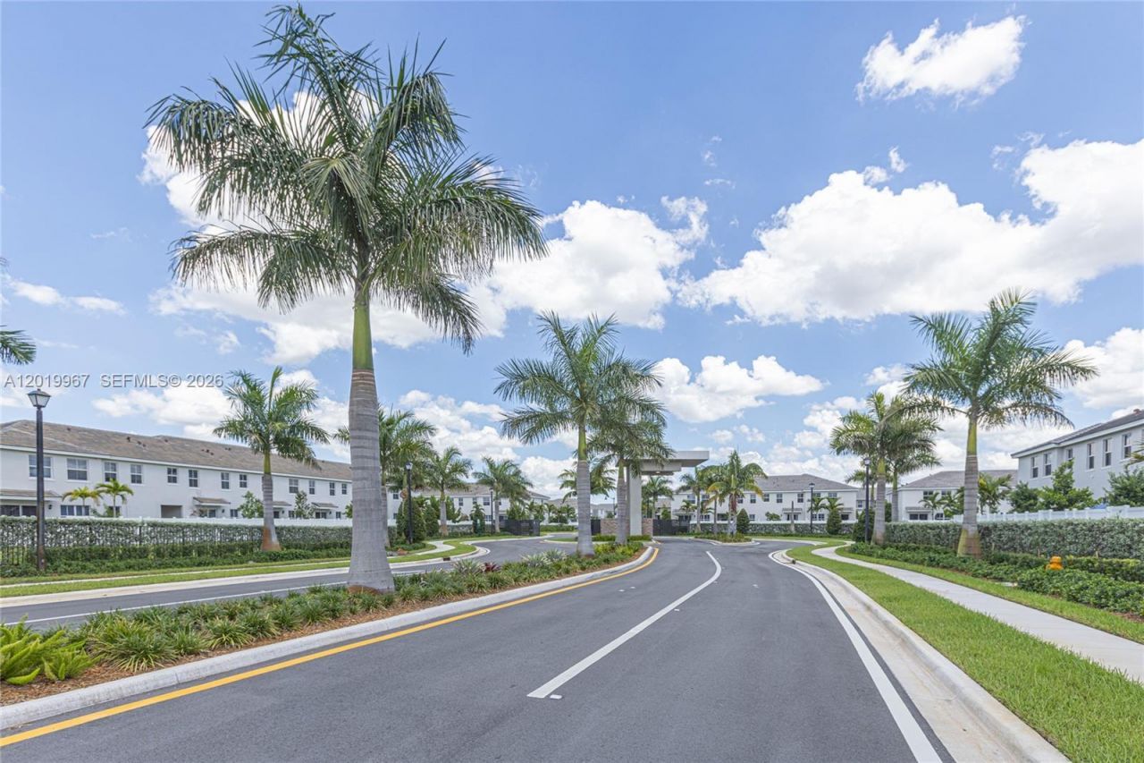 16966 SW 2nd Ct , Unit 16966, Pembroke Pines, FL 33027 Photo