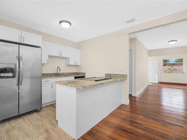 3271 NW 18th Ter , Miami, FL 33125