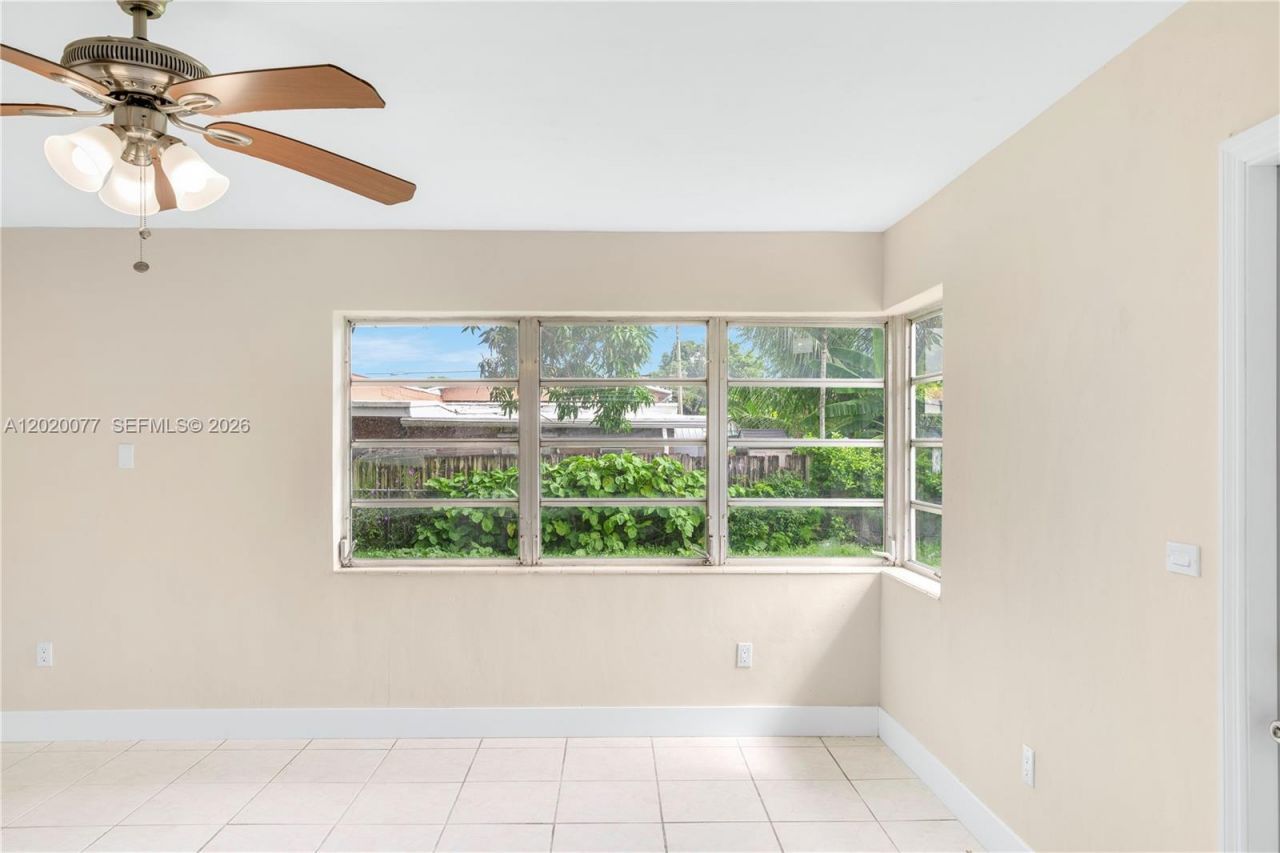 3271 NW 18th Ter , Miami, FL 33125 Photo
