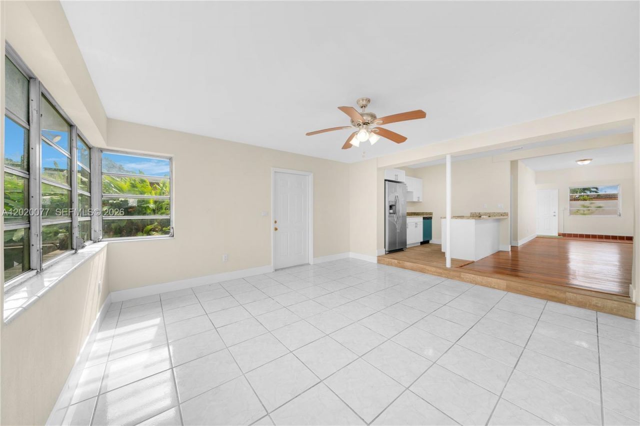 3271 NW 18th Ter , Miami, FL 33125 Photo