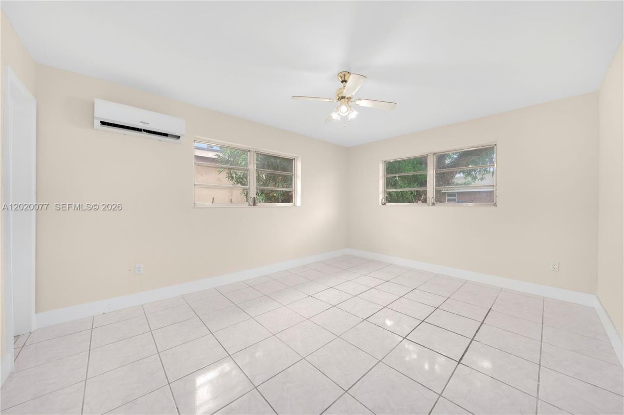 3271 NW 18th Ter , Miami, FL 33125 Photo