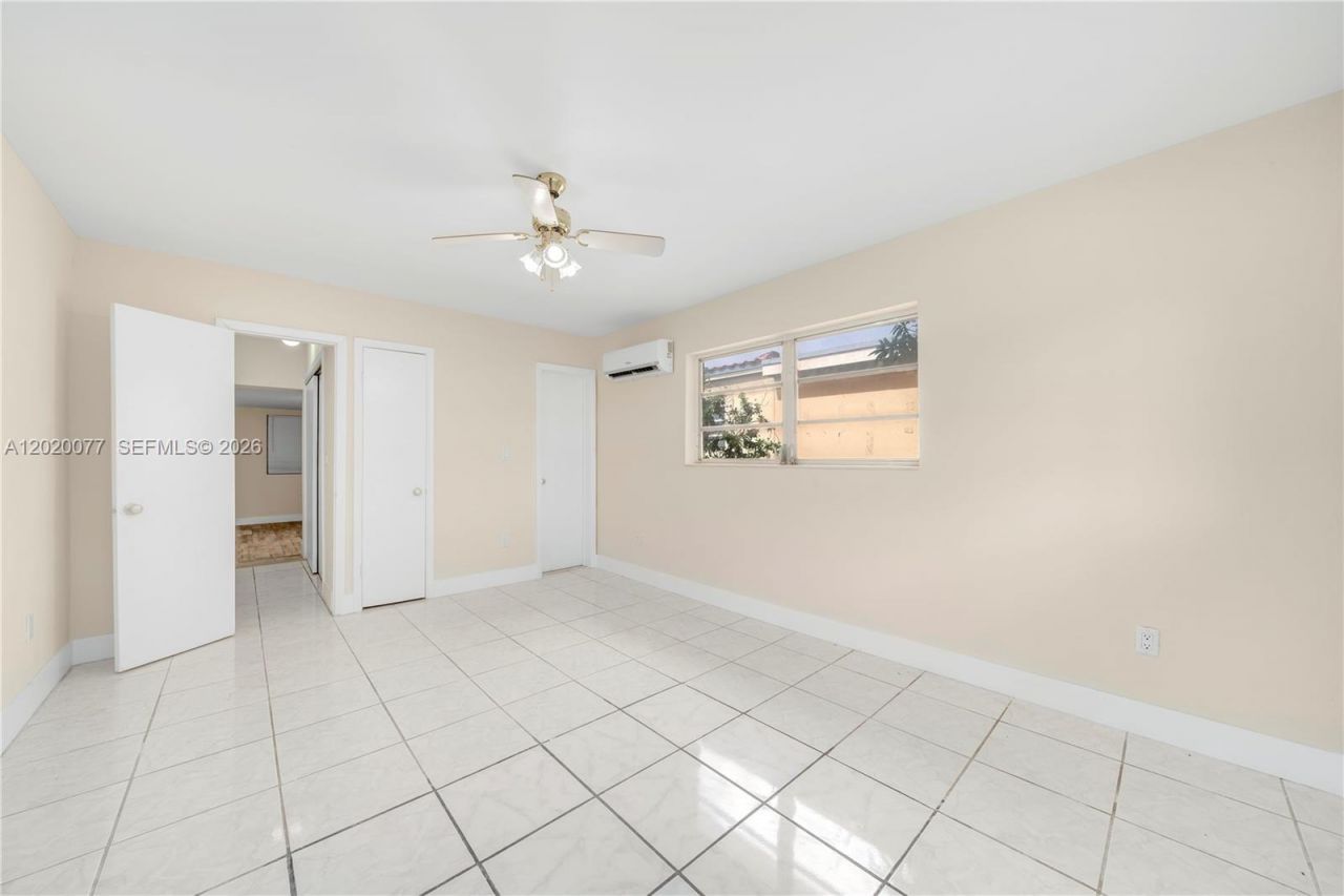 3271 NW 18th Ter , Miami, FL 33125 Photo