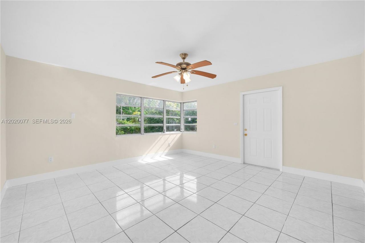 3271 NW 18th Ter , Miami, FL 33125 Photo