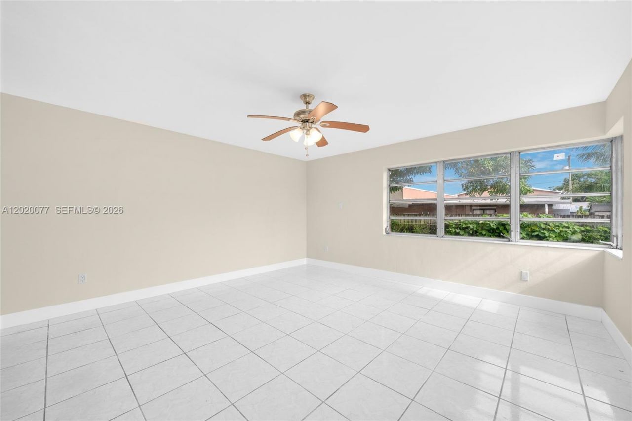 3271 NW 18th Ter , Miami, FL 33125 Photo