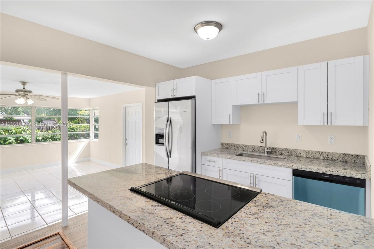 3271 NW 18th Ter , Miami, FL 33125 Photo