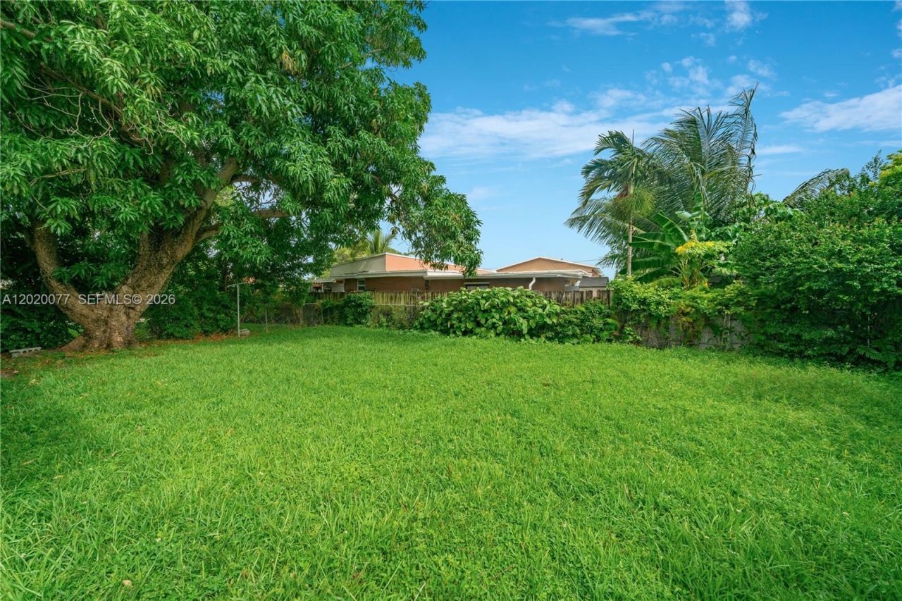 3271 NW 18th Ter , Miami, FL 33125 Photo