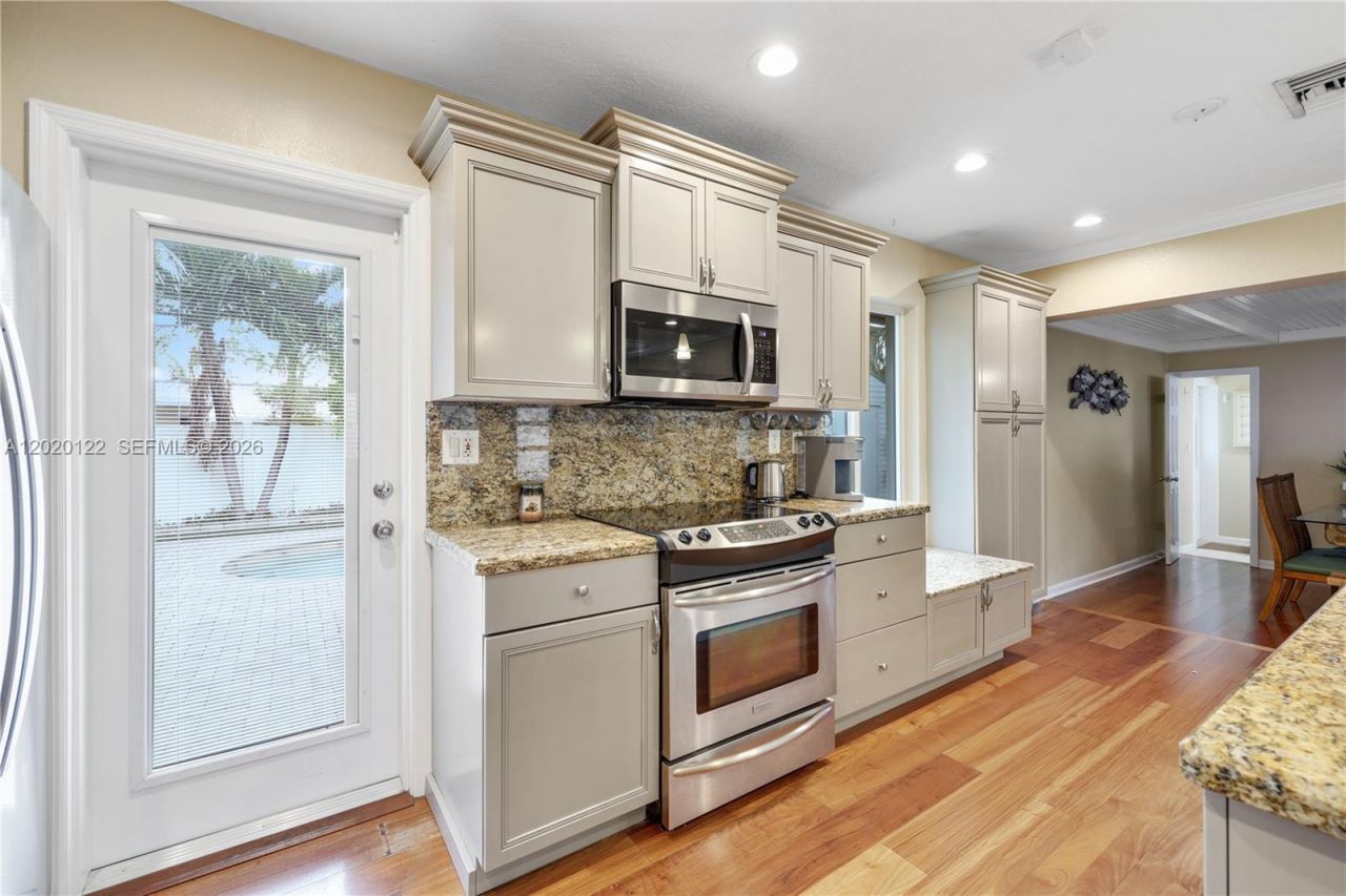 1311 NE 26th Ter , Pompano Beach, FL 33062 Photo