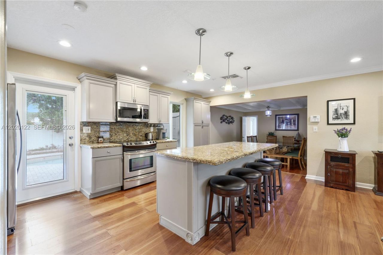 1311 NE 26th Ter , Pompano Beach, FL 33062 Photo