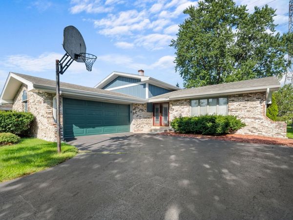 18443 DE JONG Lane , Lansing, IL 60438
