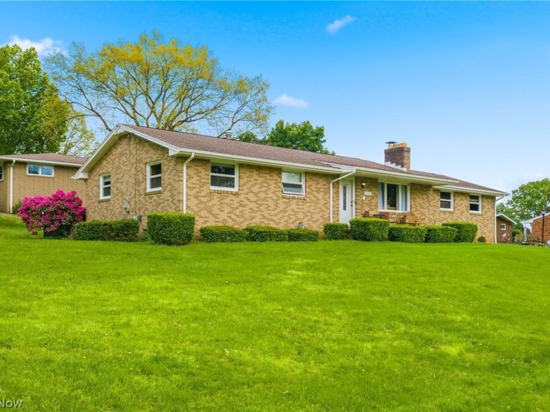 2148 Clearview Street NE, Massillon, OH 44646 Photo 2