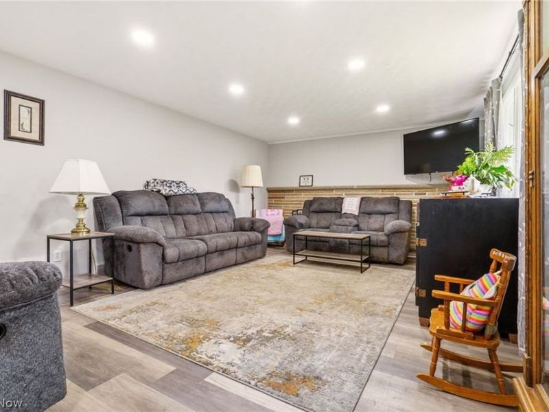 2148 Clearview Street NE, Massillon, OH 44646 Photo 4