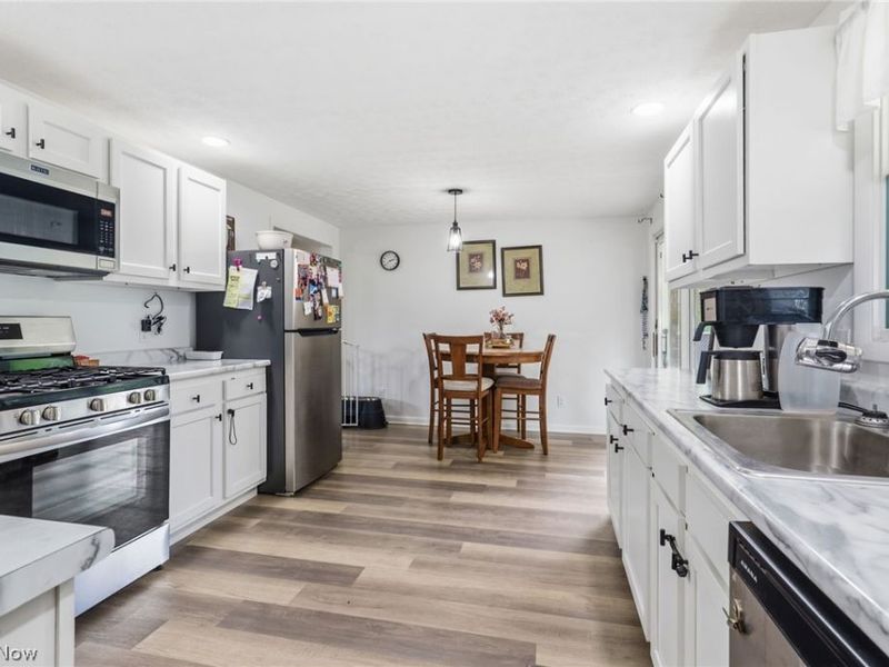 2148 Clearview Street NE, Massillon, OH 44646 Photo 8