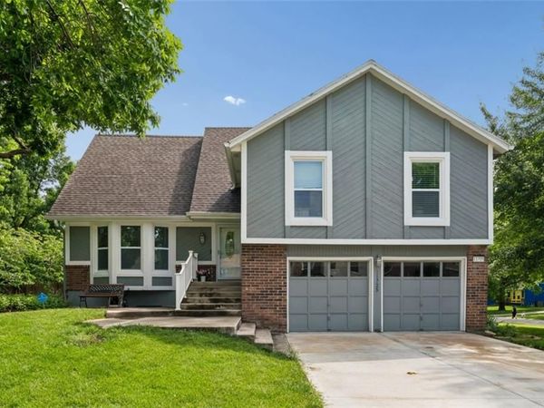 11725 England Street, Overland Park, KS 66210
