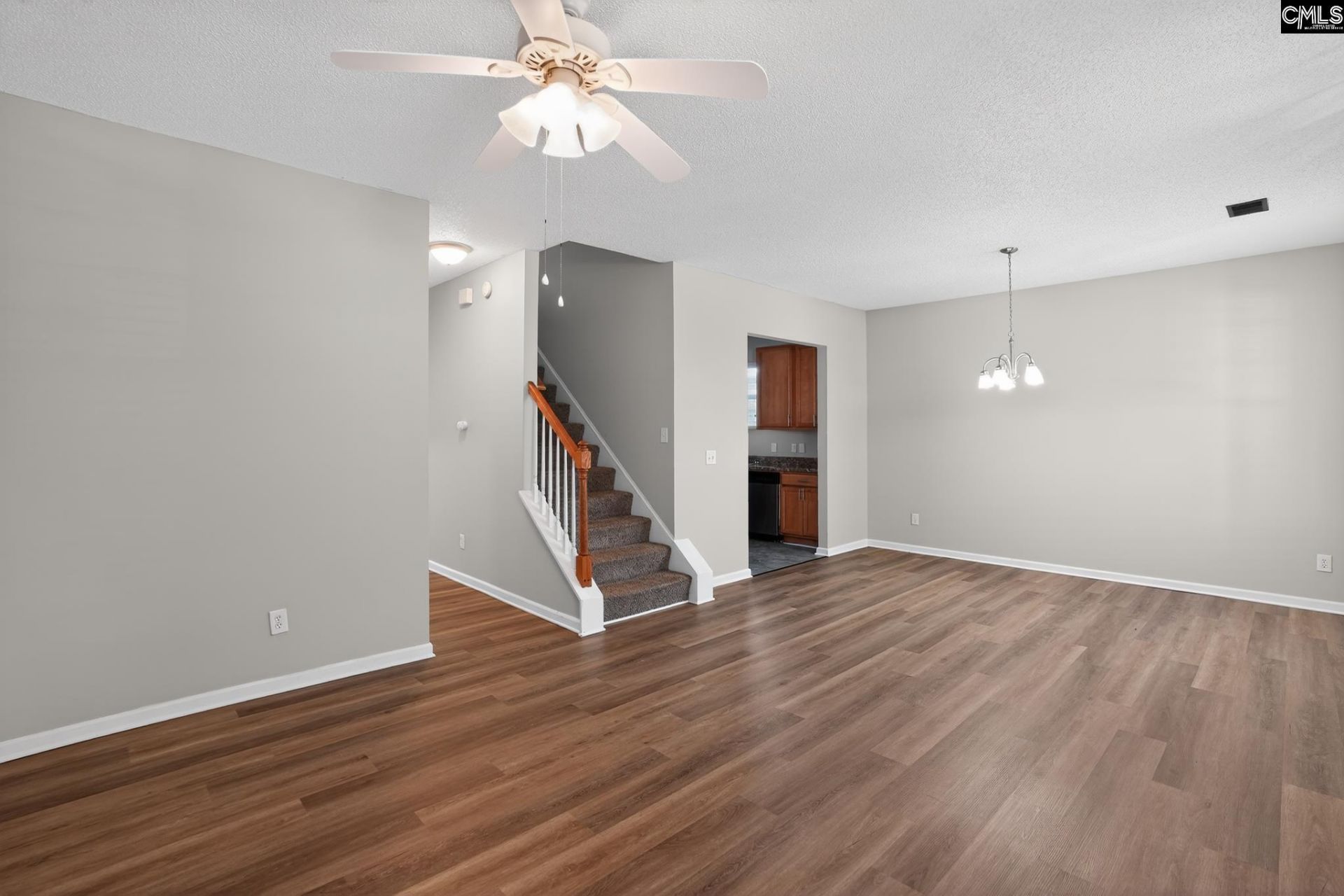 303 Bassett Loop  Photo 6