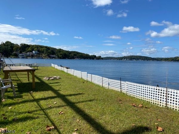 40 Playhouse Park, Jefferson, NJ 07849