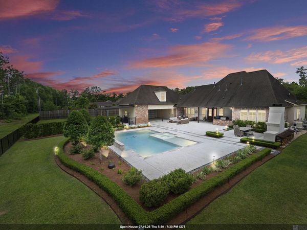 8242 Wildwood Dr, Denham Springs, LA 70706