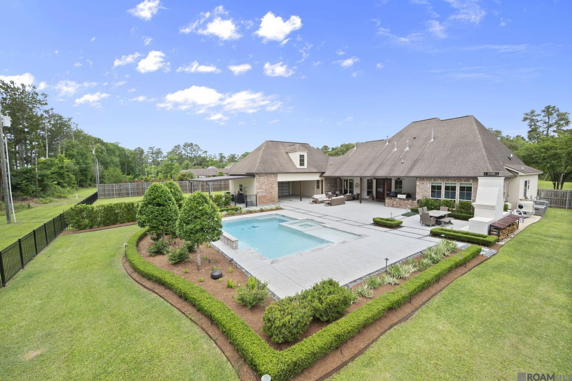8242 Wildwood Dr, Denham Springs, LA 70706 Main Photo