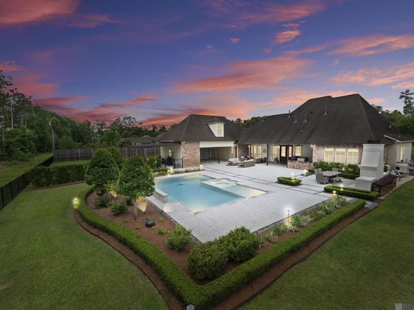 8242 Wildwood Dr, Denham Springs, LA 70706
