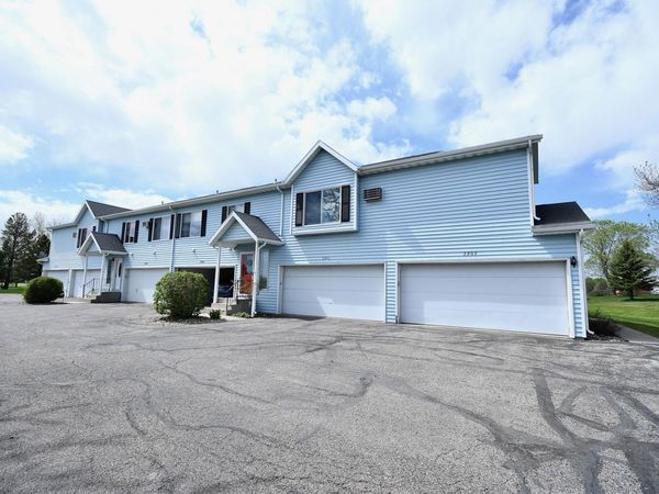 2901 32nd Street S, Moorhead, MN 56560