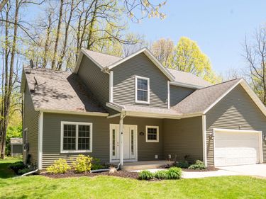 1401 Whispering Trail, Benton Harbor, MI 49022