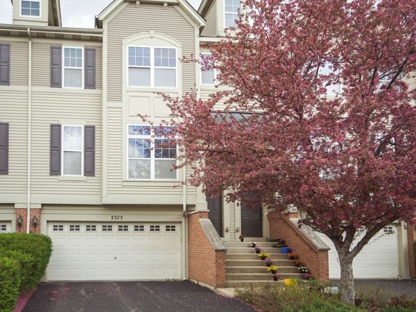 3373 Kentshire Square , Aurora, IL 60504