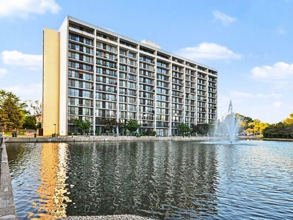 2015 S Finley Road S, Unit 1107, Lombard, IL 60148