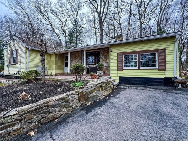 56 Rockridge Rd, Framingham, MA 01702