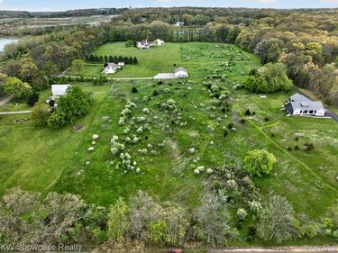0000 Buno , Milford Twp, MI 48380