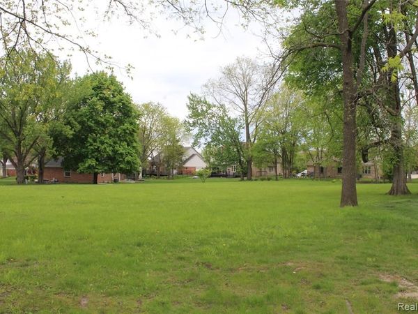 22335 Diamond Court , Farmington Hills, MI 48335