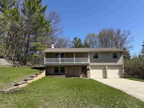 2987 ALBERT DRIVE, Green Bay, WI 54311
