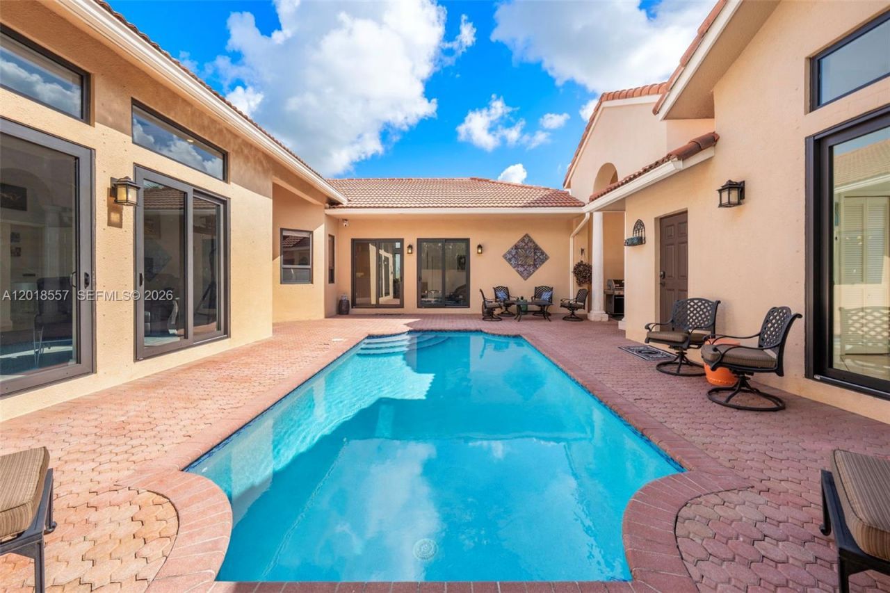 1170 NW 166th Ave, Pembroke Pines, FL 33028 Photo