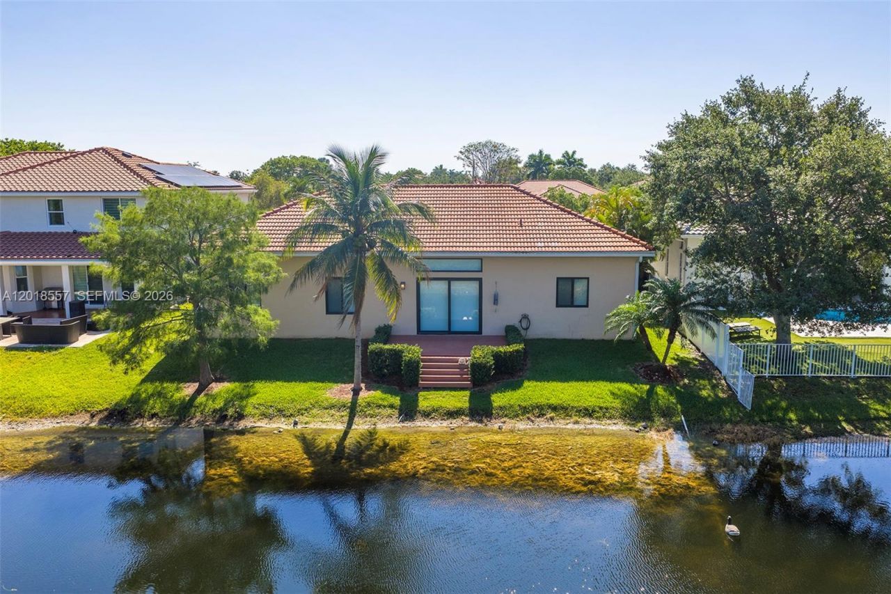 1170 NW 166th Ave, Pembroke Pines, FL 33028 Photo