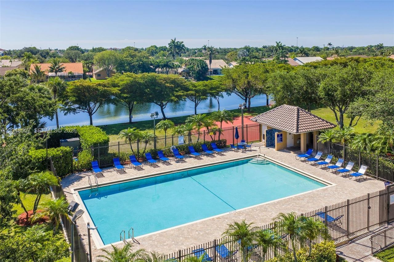 1170 NW 166th Ave, Pembroke Pines, FL 33028 Photo